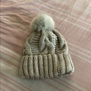 - H&M gray beanie